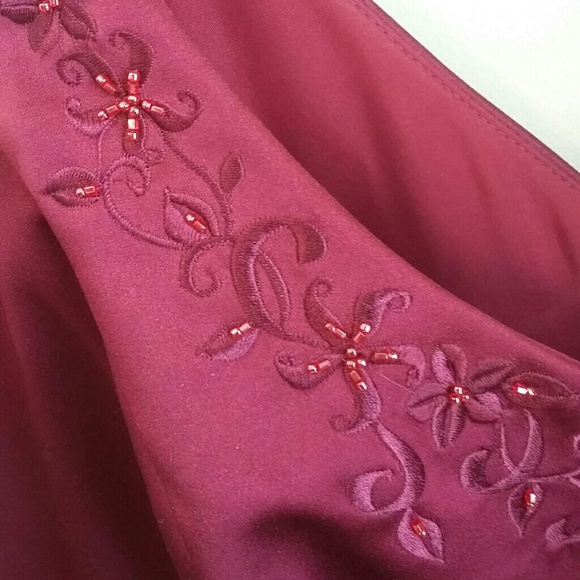 Wine red brides maid top, shirt,  and shoulder cover set. - Picture 5 of 7